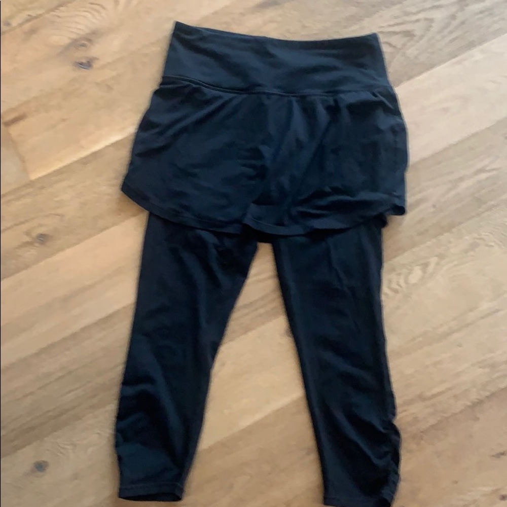 Athleta Elation 2 in 1 Capri Pants